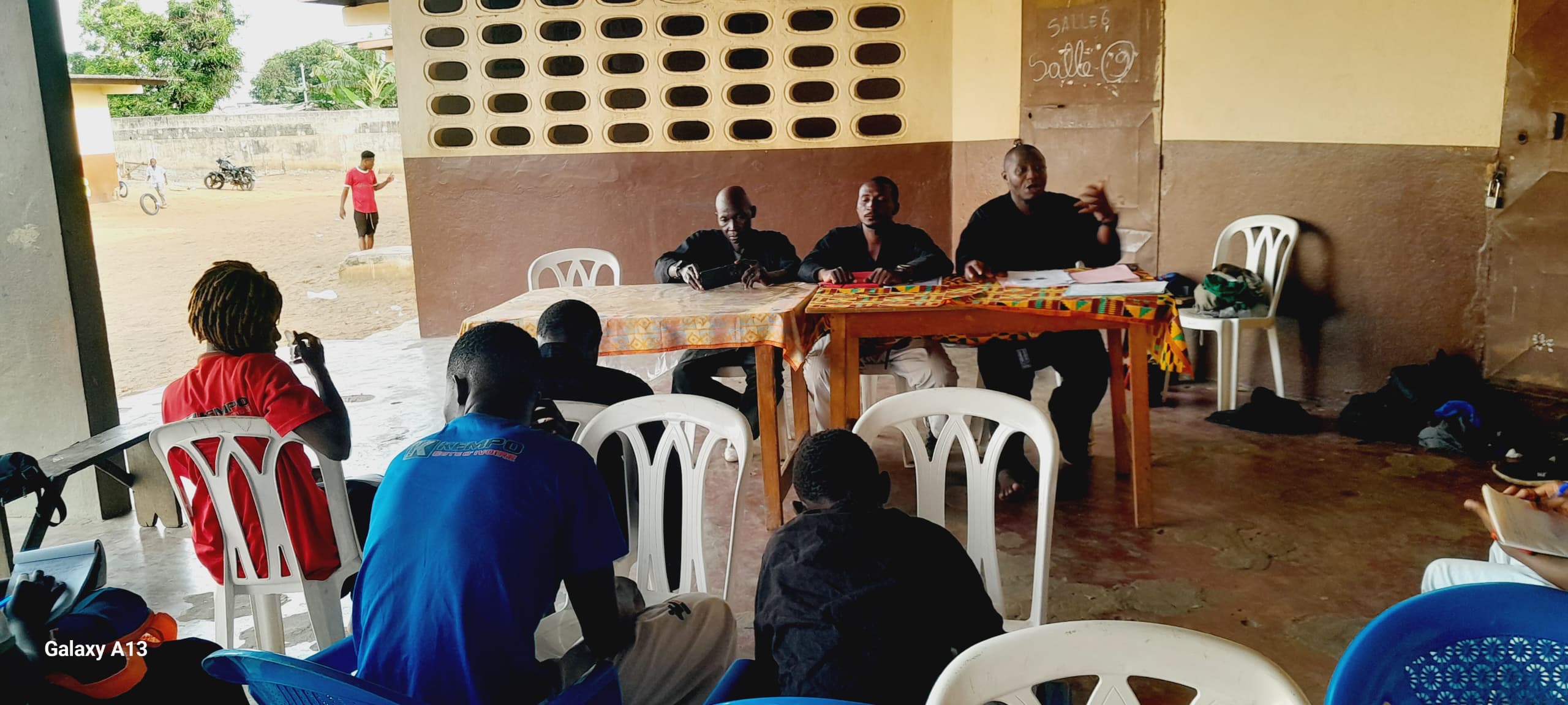 You are currently viewing Les stages d&rsquo;arbitrage Tao et de mise à niveau, dirigés par le Maître Sylla Mamadou et ses adjoints au club EPP Nfèdjé Abobote à Abobo